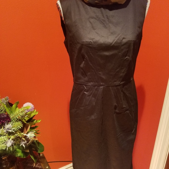 Dress - Picture 4 of 5